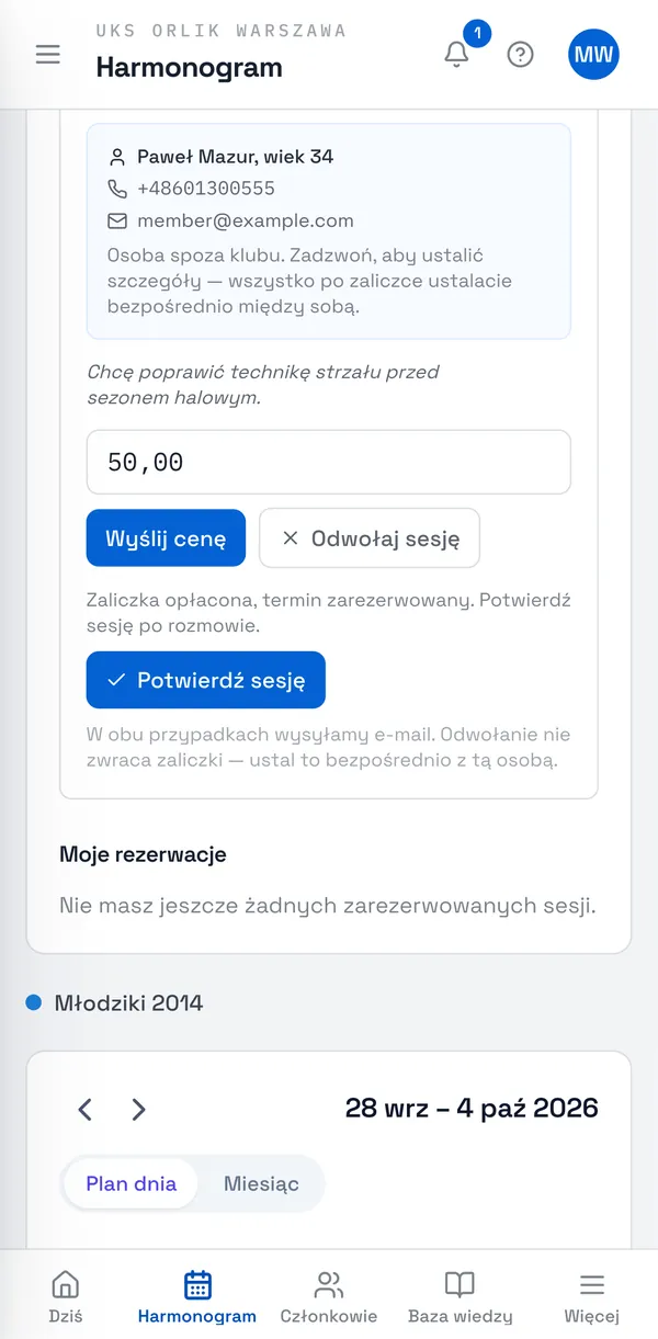 Zrzut ekranu Sport Match: Rezerwacja gościa z opłaconą zaliczką czeka na potwierdzenie trenera.
